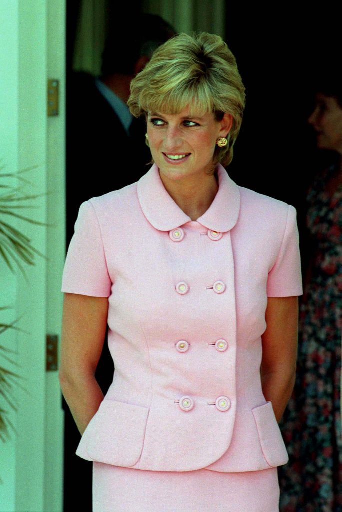 BUENOS AIRES, ARGENTINA - NOVEMBER 24: Diana, Princess of Wales wears a pink Versace suit during an official visit to Argentina on November 24, 1995 in Buenos Aires, Argentina. 