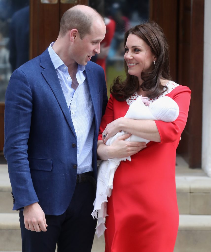 LONDON, ENGLAND - APRIL 23: Prince William, Duke of Cambridge and Catherine, Duchess of Cambridge depart the Lindo Wing with their new born son Prince Louis of Cambridge at St Mary's Hospital on April 23, 2018 in London, England. The Duchess safely delivered a boy at 11:01 am, weighing 8lbs 7oz, who will be fifth in line to the throne. 