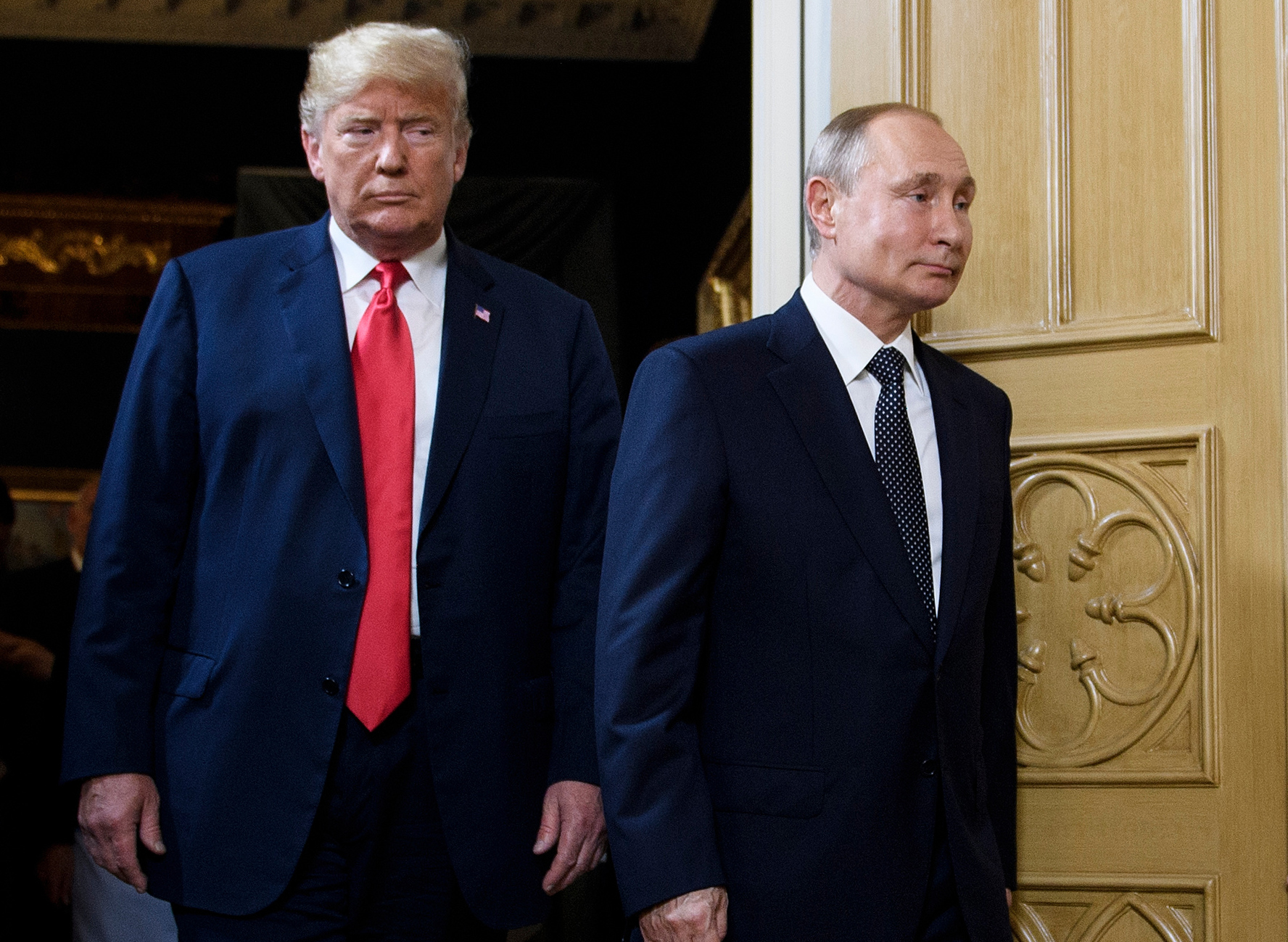 Photo of American President Donald Trump next to Russian president Vladimir Putin