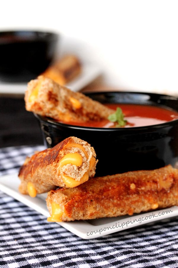 Grilled cheese roll ups: an easy back to school lunch.